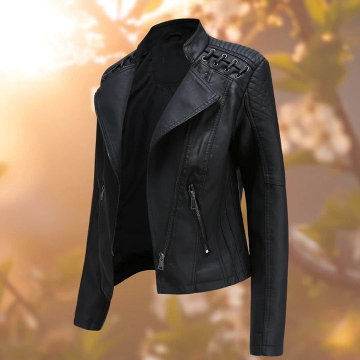 Adriana | Casaco de Couro Sintético Mulher Biker com Detalhes nos Ombros