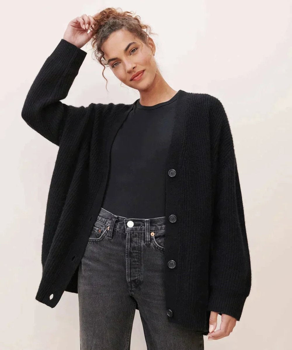 Alexandr | Casaco de Malha Oversized Mulher Decote V Botões