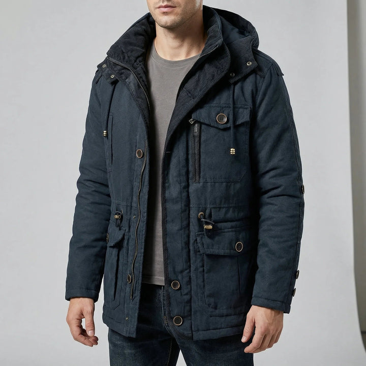 André | Parka Homem com Capuz e Múltiplos Bolsos