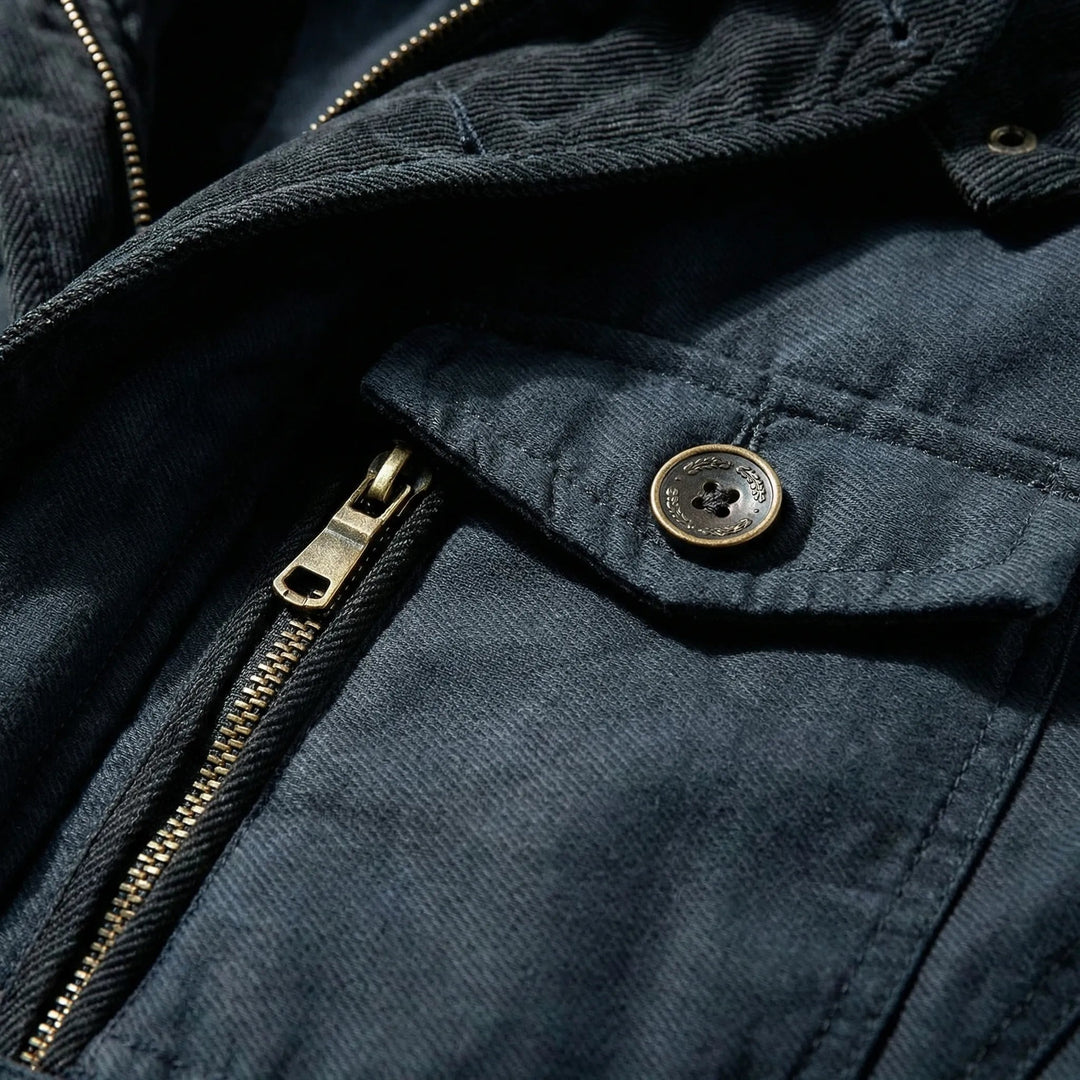 André | Parka Homem com Capuz e Múltiplos Bolsos