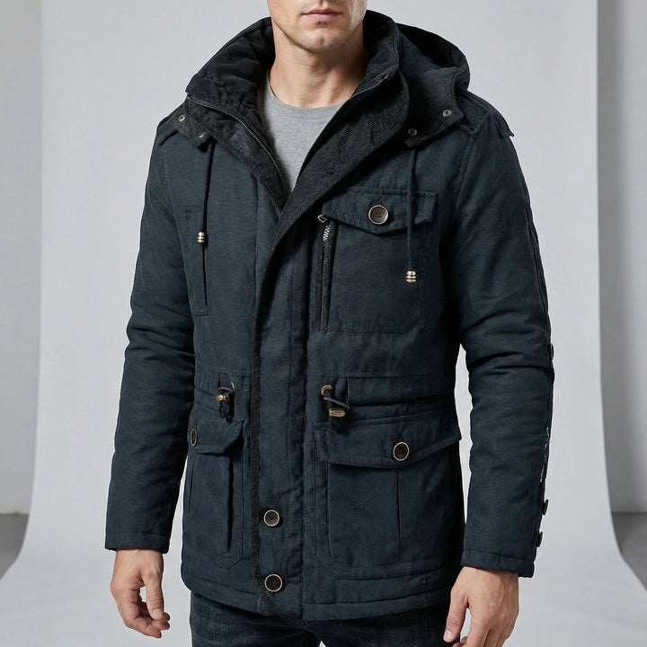 André | Parka Homem com Capuz e Múltiplos Bolsos