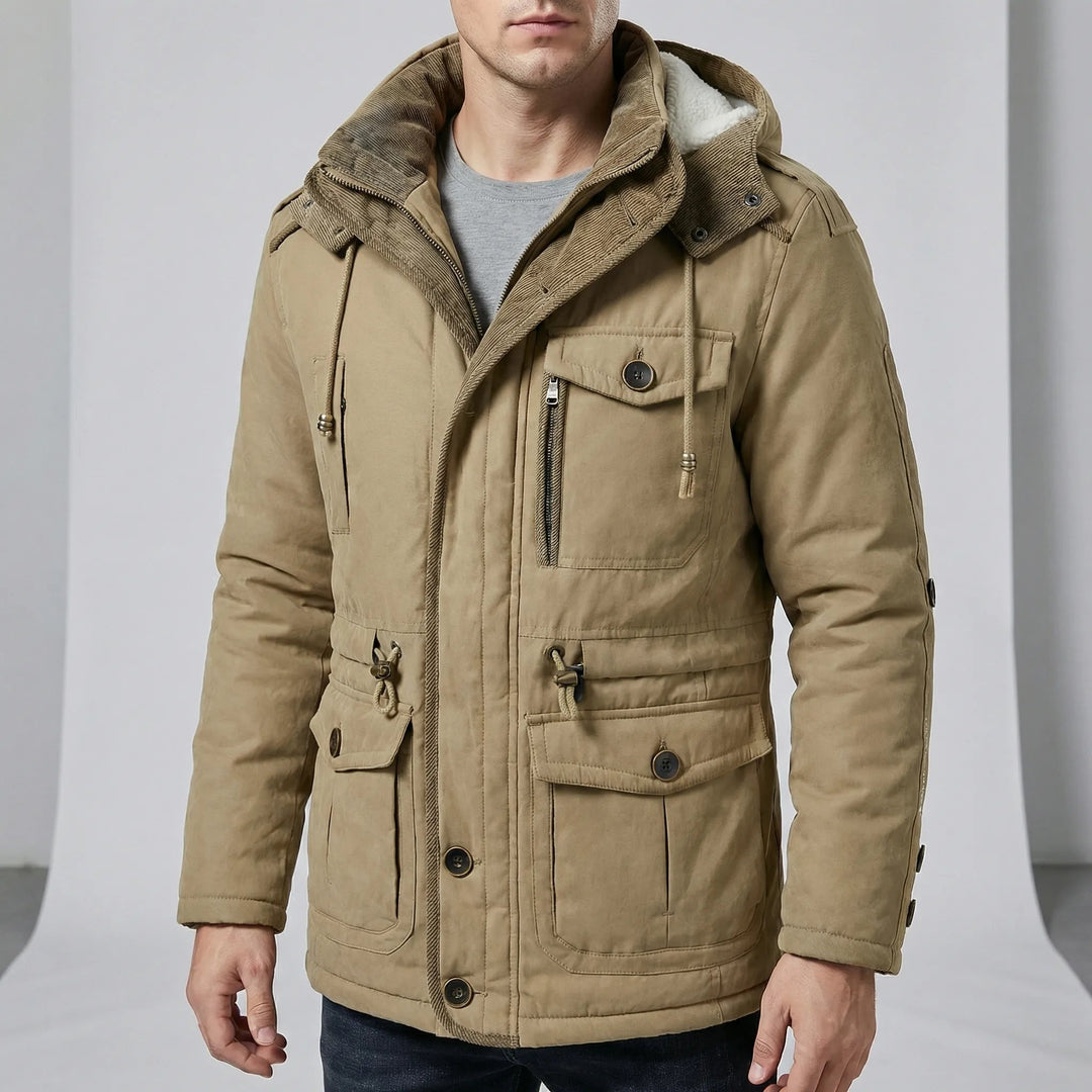 André | Parka Homem com Capuz e Múltiplos Bolsos