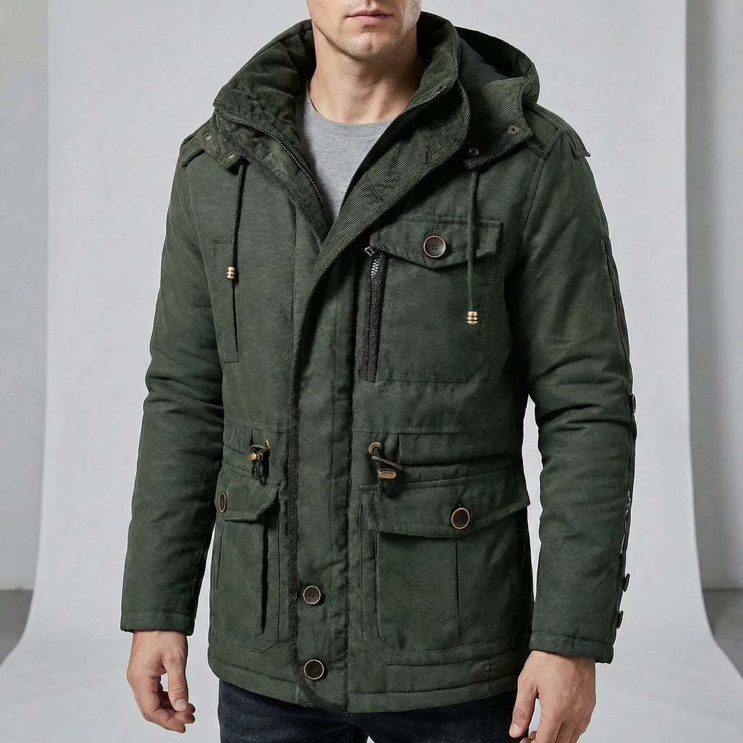 André | Parka Homem com Capuz e Múltiplos Bolsos