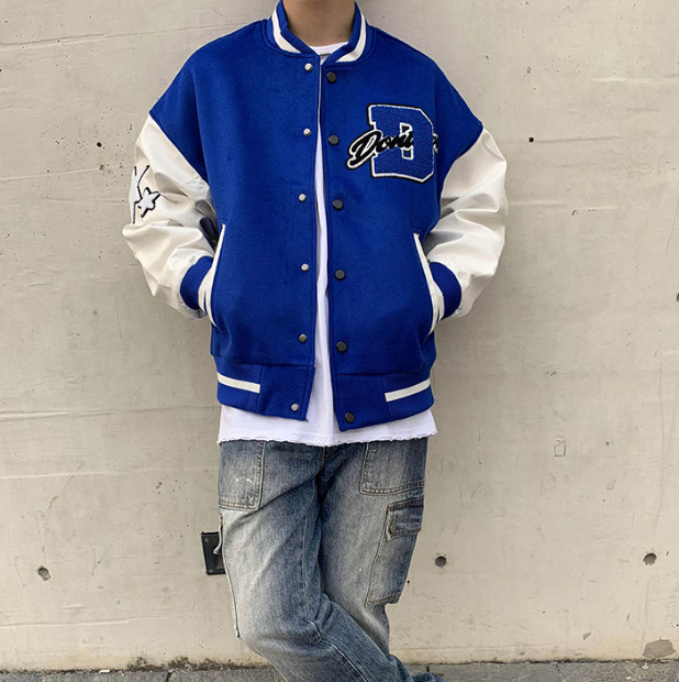 André | Varsity Jacket Homem com Patches Estilo Universitário