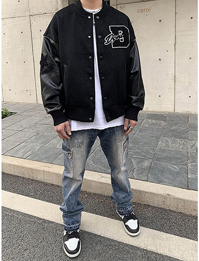 André | Varsity Jacket Homem com Patches Estilo Universitário