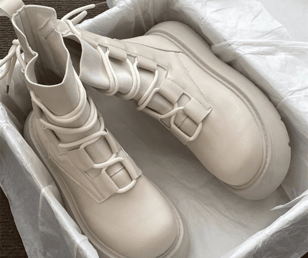 Botas Militares Mulher Plataforma com Atacadores e Fivelas