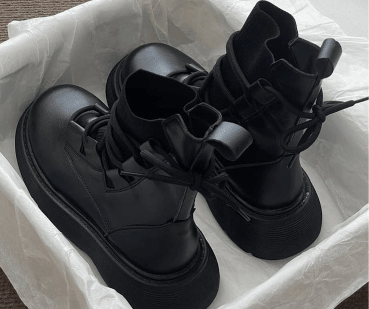 Botas Militares Mulher Plataforma com Atacadores e Fivelas