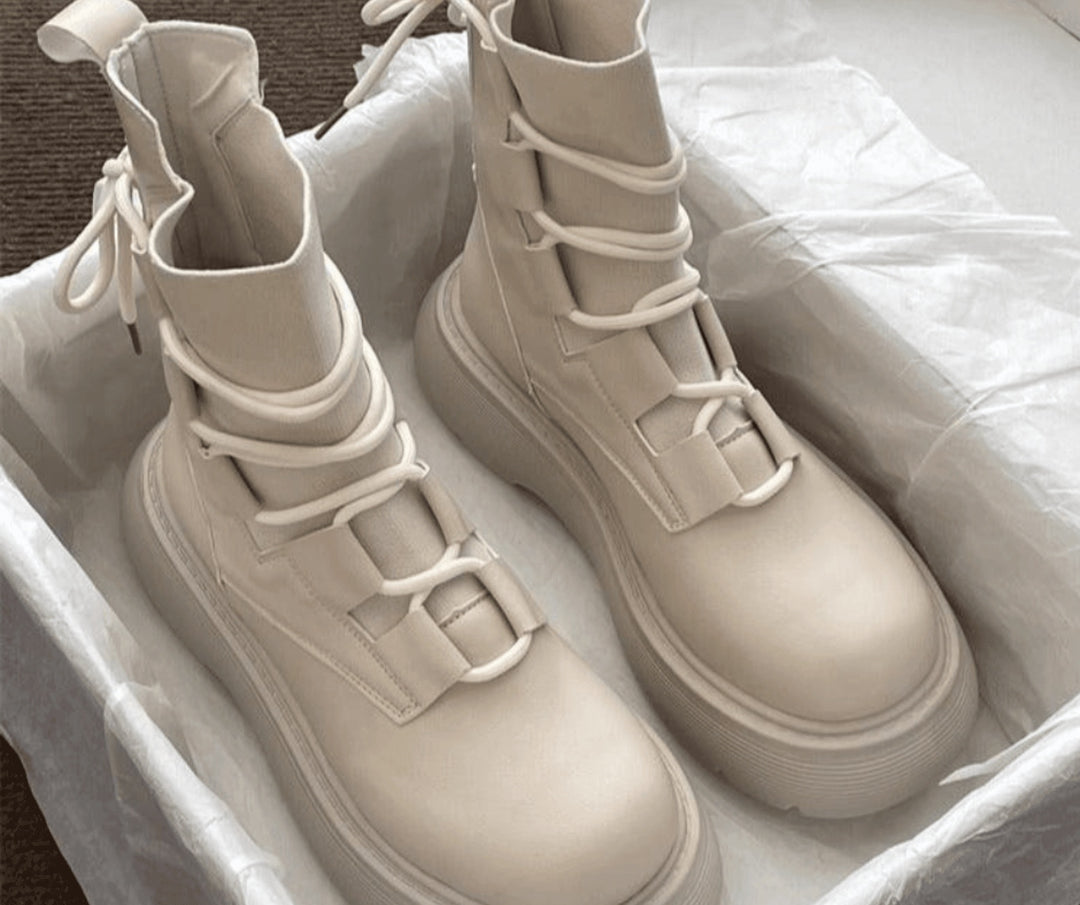 Botas Militares Mulher Plataforma com Atacadores e Fivelas