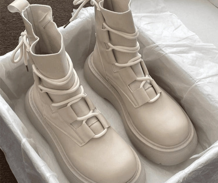 Botas Militares Mulher Plataforma com Atacadores e Fivelas