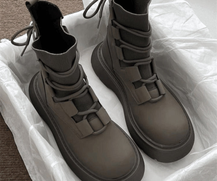 Botas Militares Mulher Plataforma com Atacadores e Fivelas