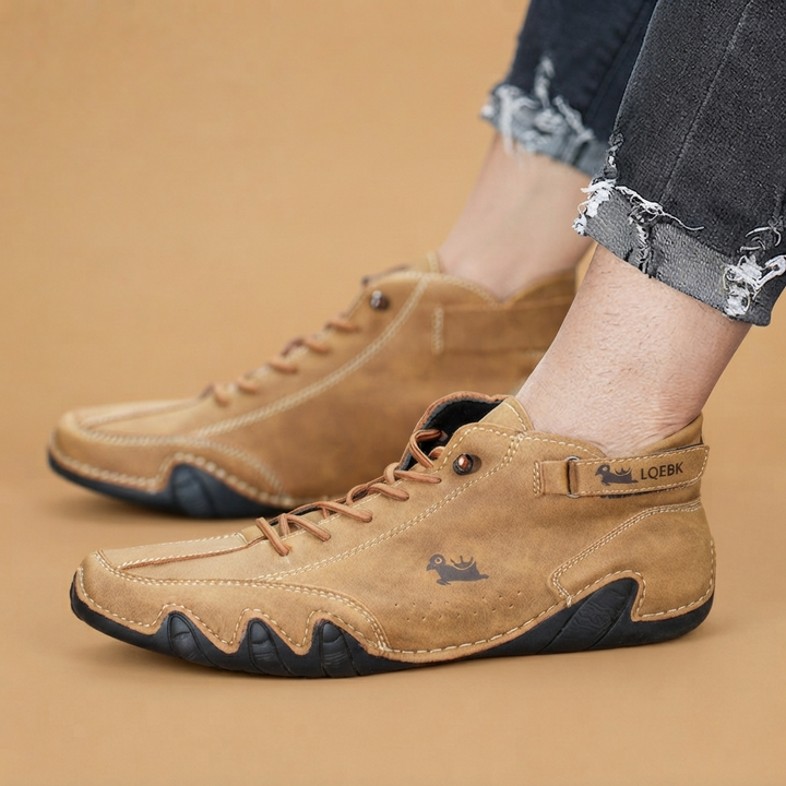 Botins de Couro Homem Atacadores Cano Baixo