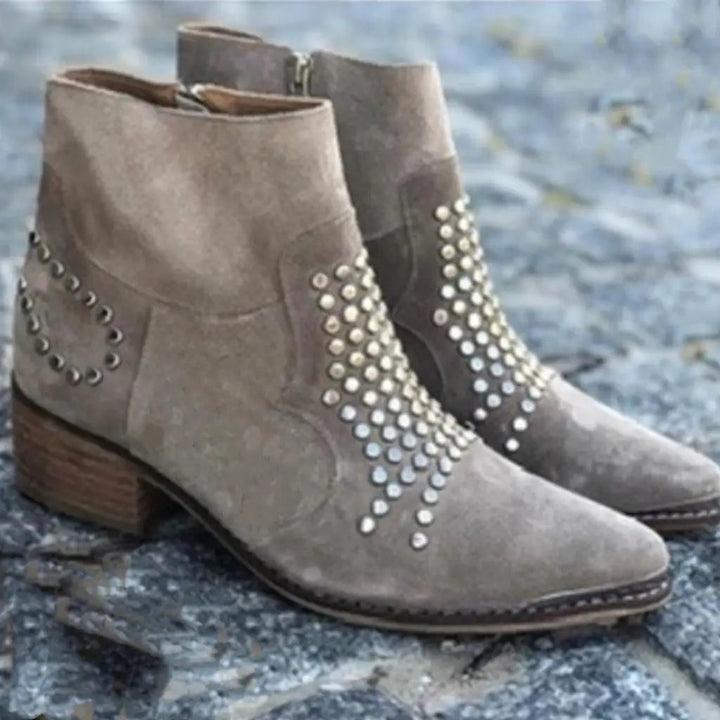 Bruna | Botins de Camurça com Tachas Mulher Bico Fino