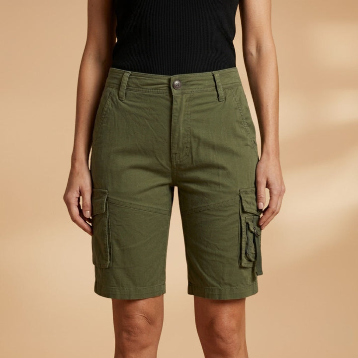 Lara | Calções Cargo Mulher Bolsos Laterais