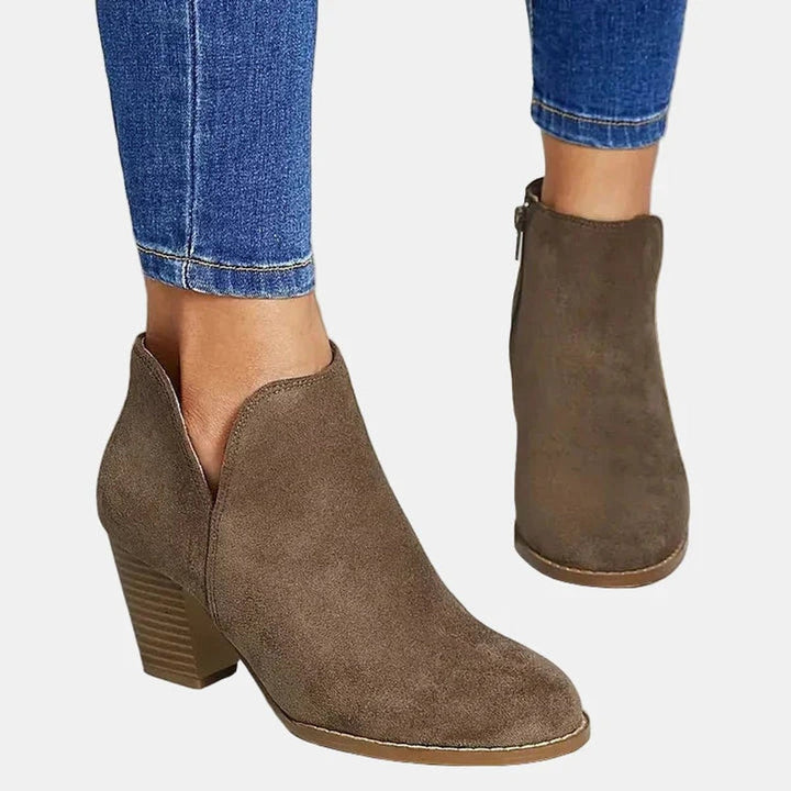 Carla | Botins de Camurça Mulher Salto Bloco com Fecho Lateral