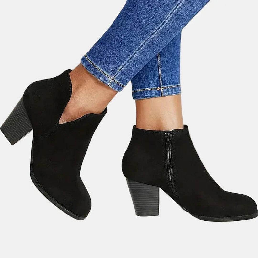 Carla | Botins de Camurça Mulher Salto Bloco com Fecho Lateral