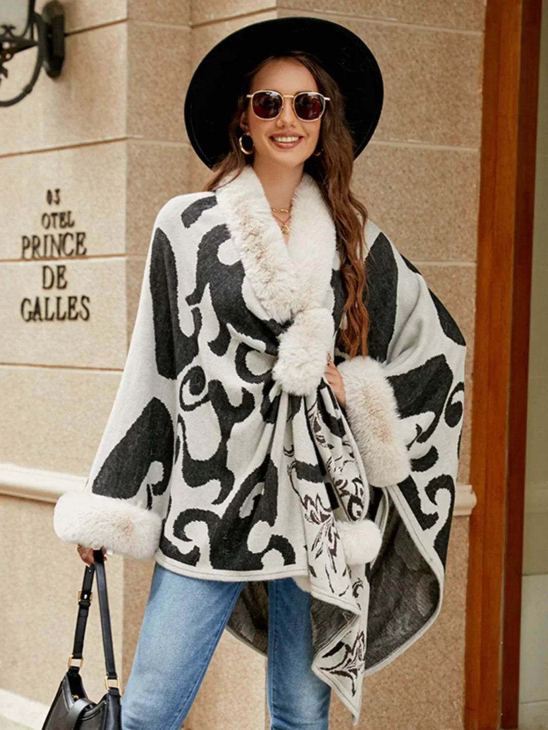 Carminho | Poncho Mulher Estampado Gola Pelo