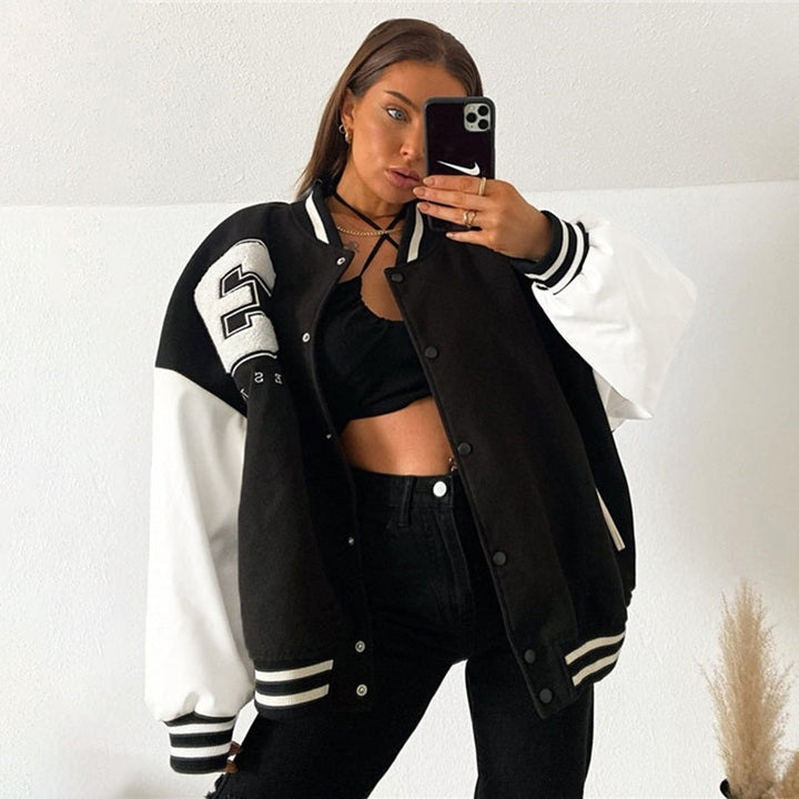 Carolina | Varsity Jacket Mulher Bomber Oversize com Bordado