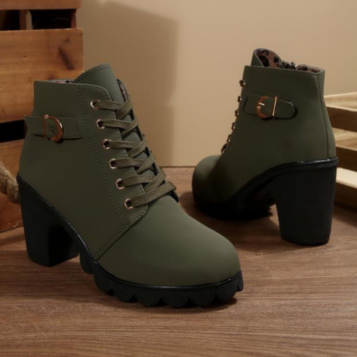 Constança | Botins Mulher Salto Chunky Atacadores Fivela Metálica