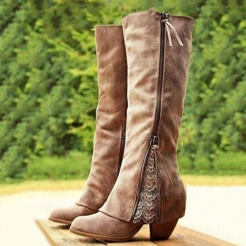 Daniela | Botas Chelsea Cano Alto Mulher Salto Bloco com Renda
