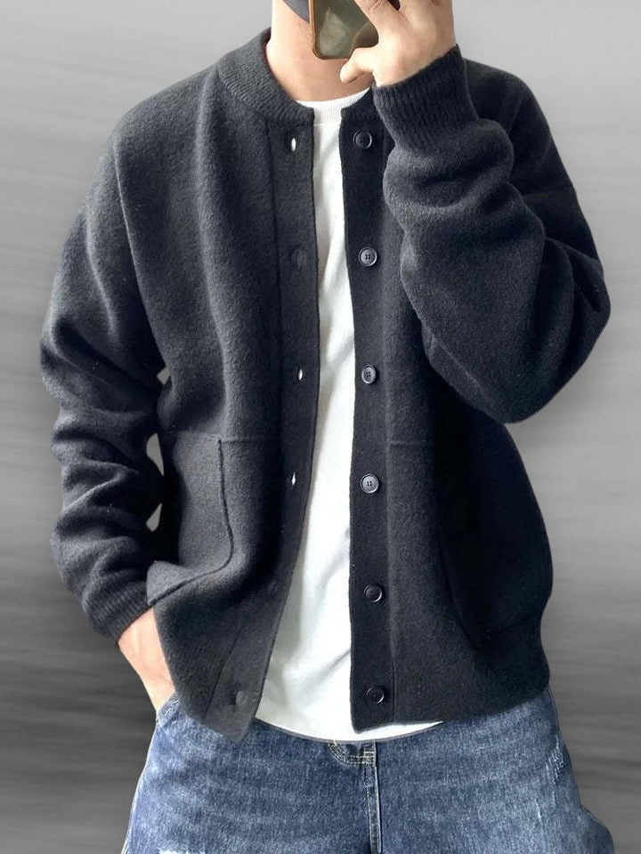 Diogo | Cardigan Homem Botões Gola Redonda Bolsos