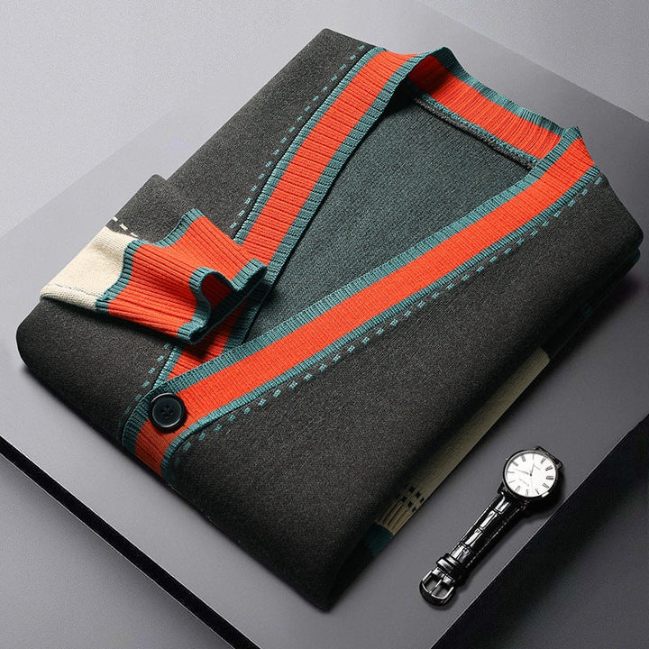 Gustavo | Cardigan Homem Decote V Blocos Contrastantes com Bolsos