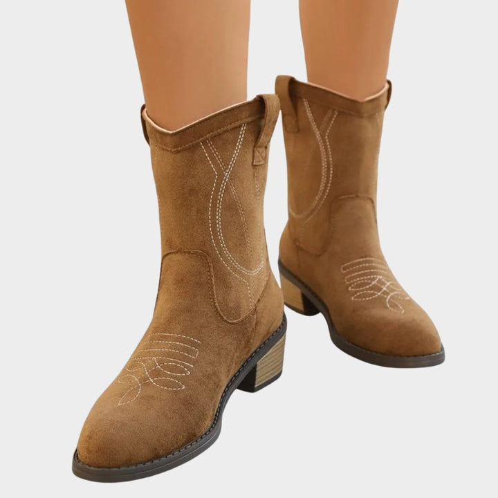 Isabel | Cowboy Boots de Camurça Mulher Cano Médio Bordado
