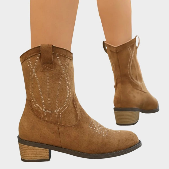 Isabel | Cowboy Boots de Camurça Mulher Cano Médio Bordado