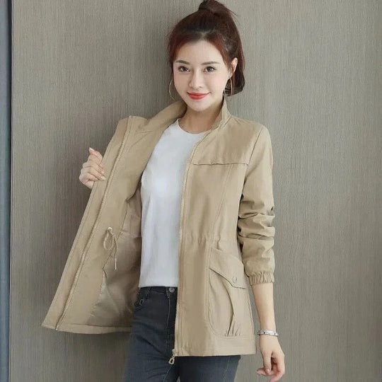 Joana | Trench Coat Impermeável Leve Mulher Cintura Ajustável