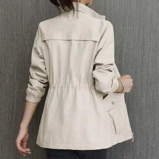 Joana | Trench Coat Impermeável Leve Mulher Cintura Ajustável
