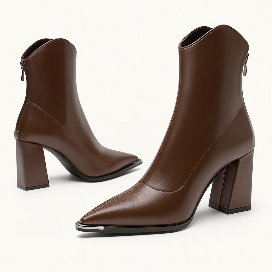 Leonor | Chelsea Boots de Couro Mulher Salto Bloco Bico Metálico