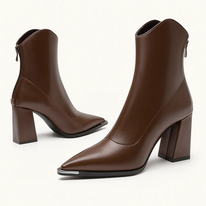 Leonor | Chelsea Boots de Couro Mulher Salto Bloco Bico Metálico