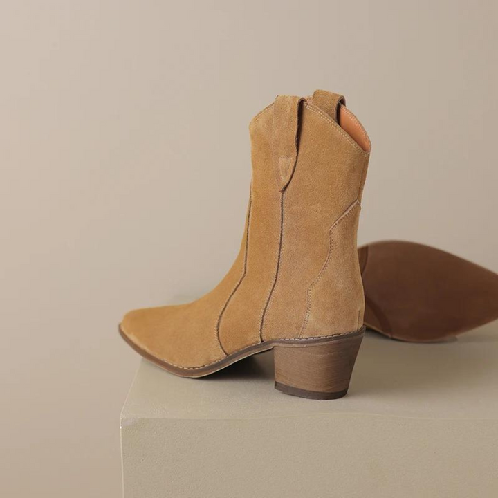 Lúcia | Botins Cowboy de Camurça Mulher Bico Fino Salto Bloco