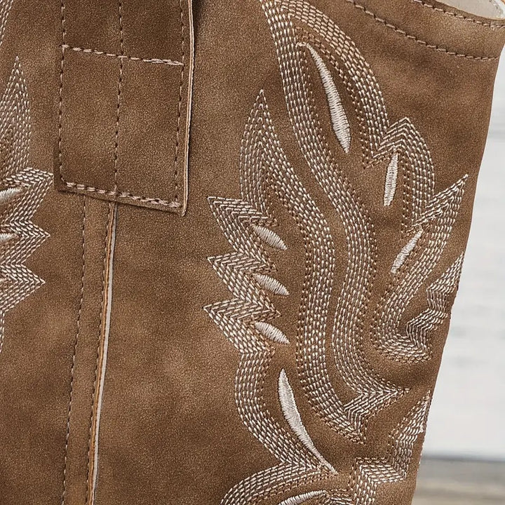 Mariana | Botins Cowboy de Camurça Mulher Salto Bloco Bordados