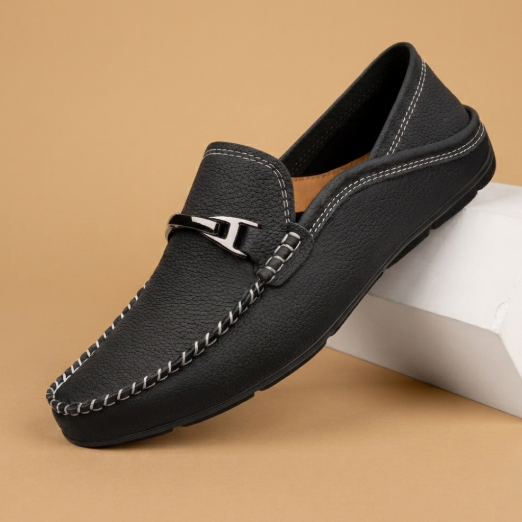 Mocassins de Couro Homem com Detalhe em Metal