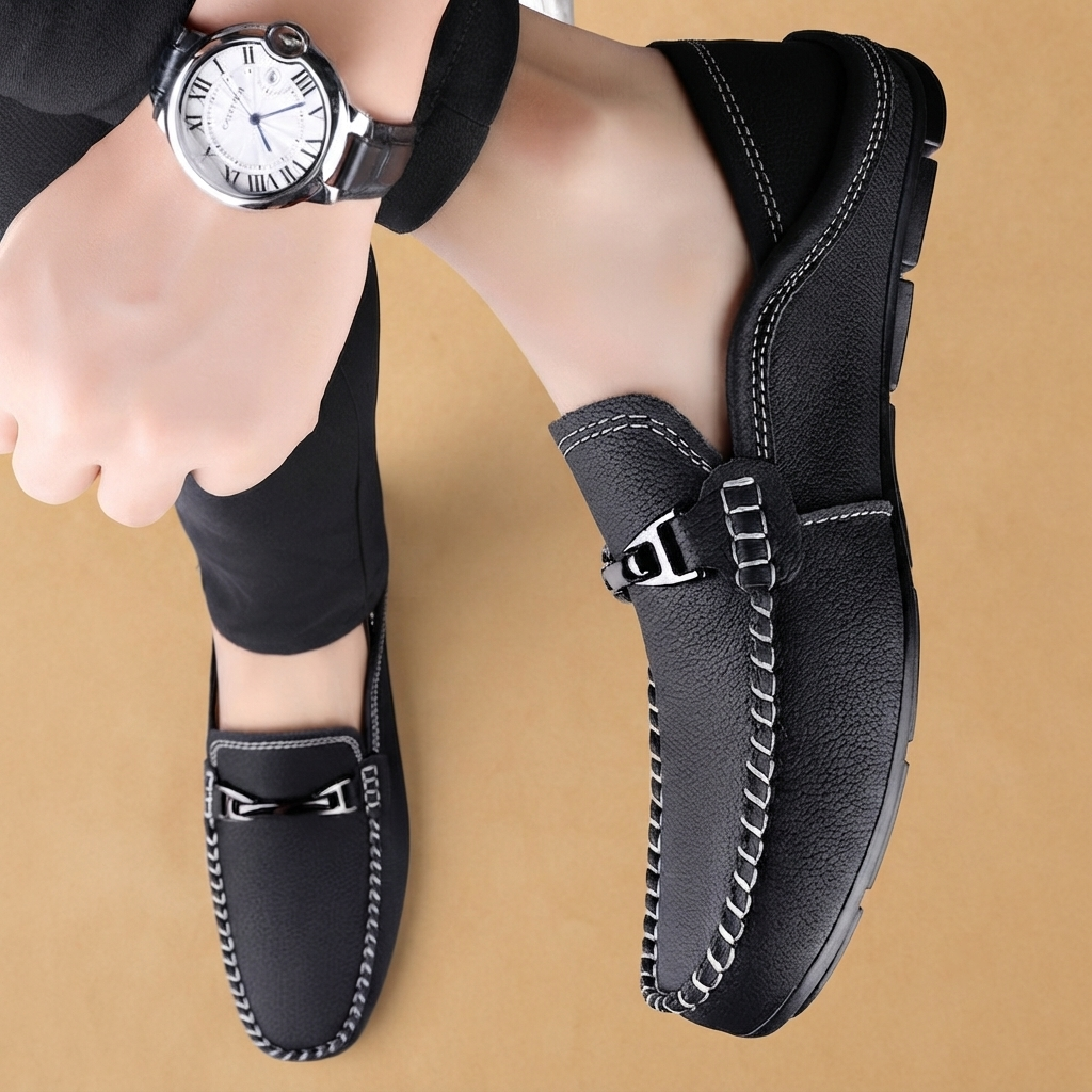 Mocassins de Couro Homem com Detalhe em Metal