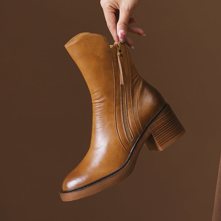 Mónica | Botins de Couro Vegano Mulher Salto Bloco Fecho Lateral