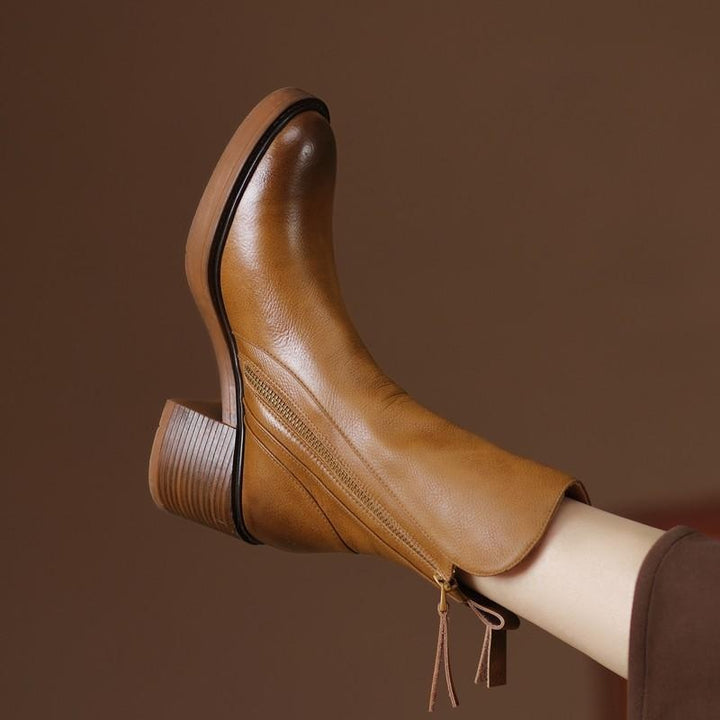 Mónica | Botins de Couro Vegano Mulher Salto Bloco Fecho Lateral