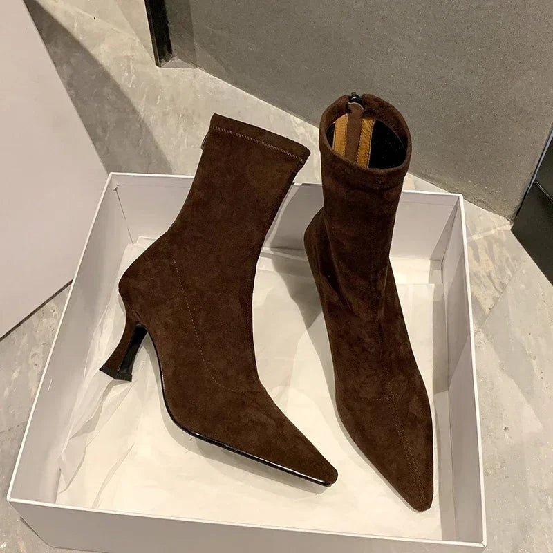 Patrícia | Botins de Camurça Mulher Salto Alto Bico Fino