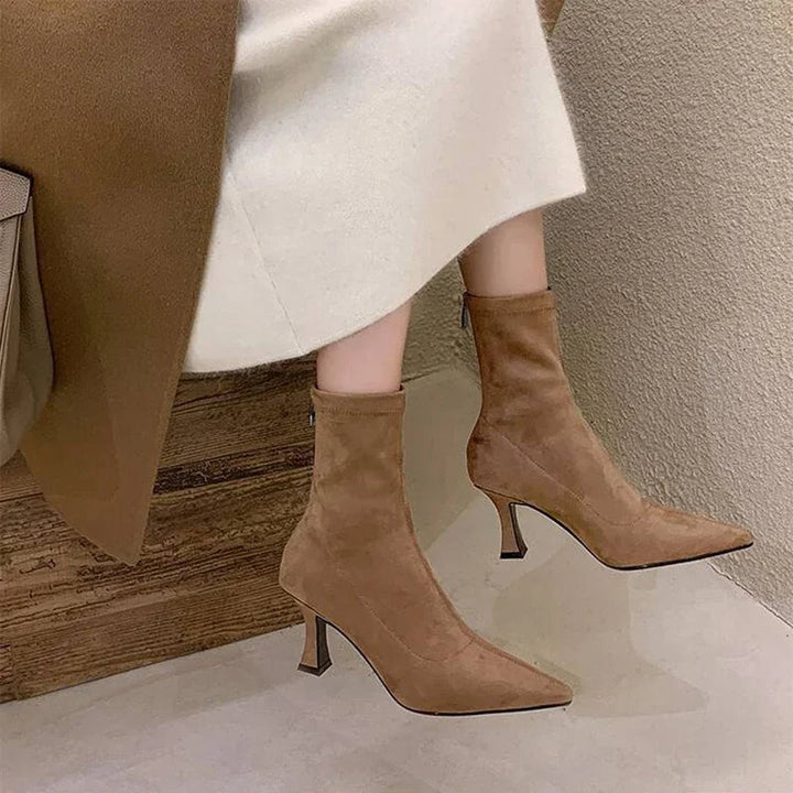 Patrícia | Botins de Camurça Mulher Salto Alto Bico Fino