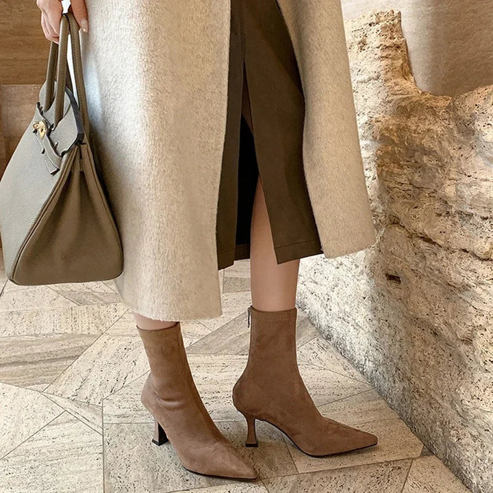 Patrícia | Botins de Camurça Mulher Salto Alto Bico Fino