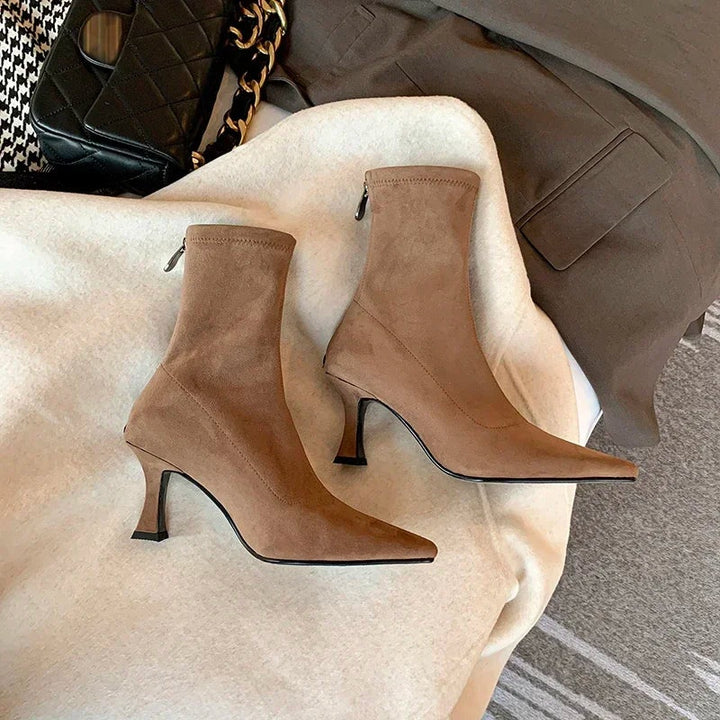 Patrícia | Botins de Camurça Mulher Salto Alto Bico Fino