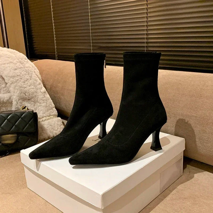 Patrícia | Botins de Camurça Mulher Salto Alto Bico Fino