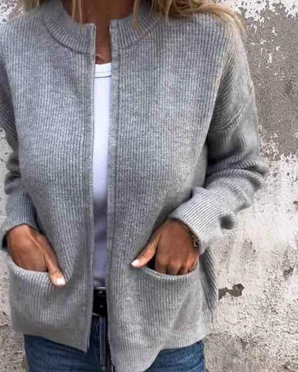 Patrícia | Casaco de Malha Mulher com Fecho e Bolsos Frontais
