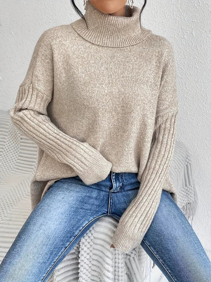 Raquel | Camisola Oversize Mulher Gola Alta Barra Assimétrica