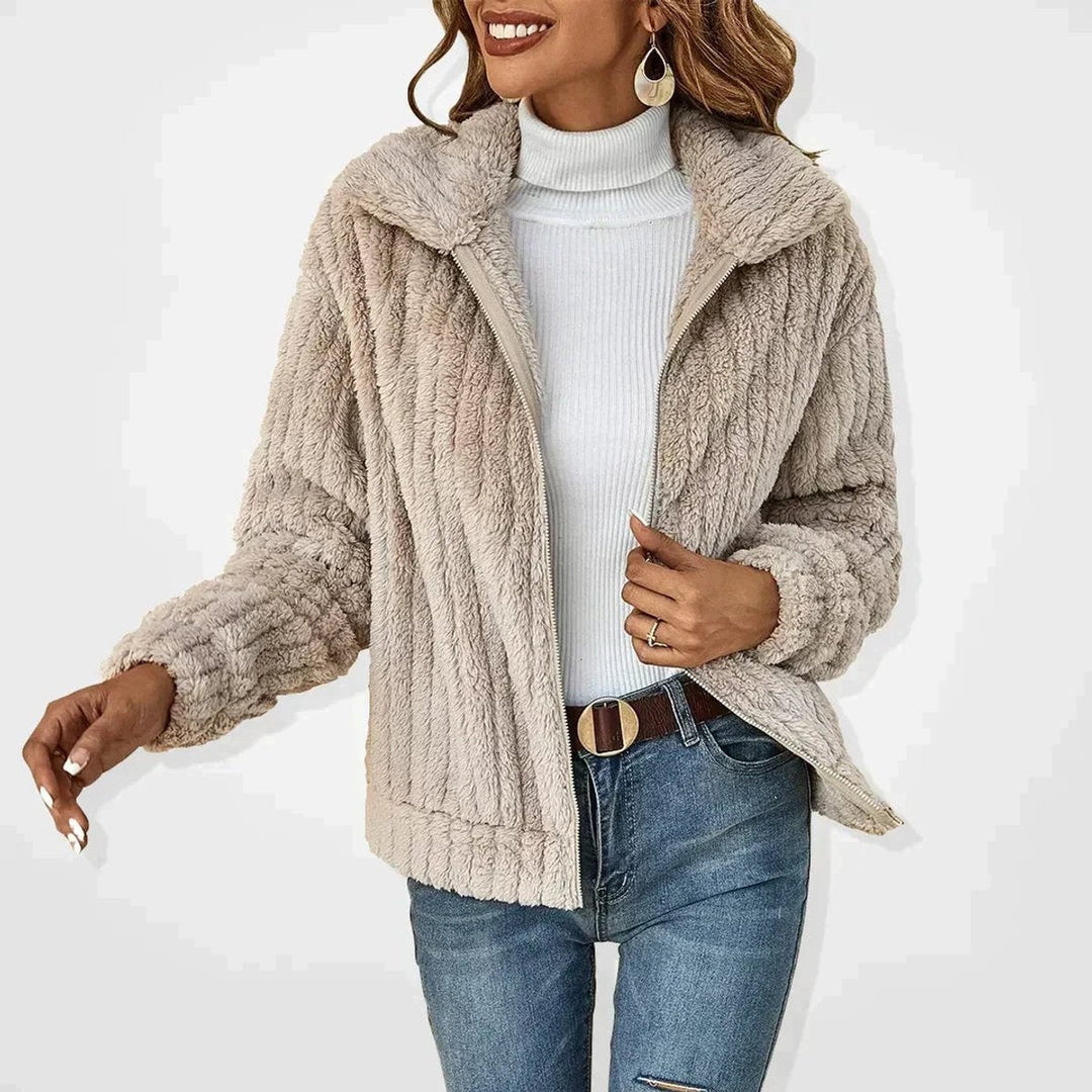 Sílvia | Casaco de Malha Felpuda Mulher Fecho de Correr Gola Ampla