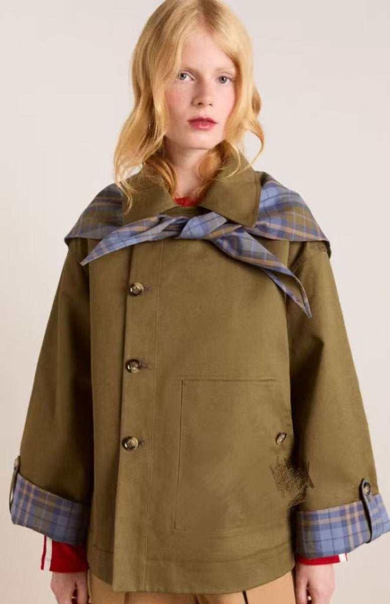 Sílvia | Gabardina Curta Mulher Oversized Gola Xadrez