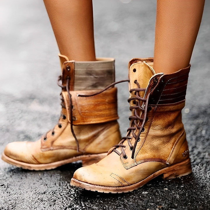 Sofia | Botas Militares de Couro Mulher Atacadores Cano Médio