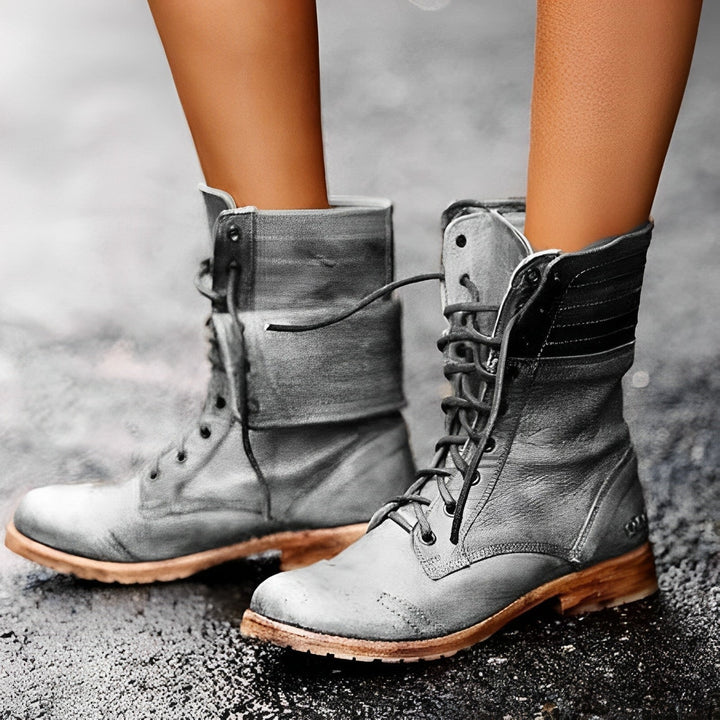 Sofia | Botas Militares de Couro Mulher Atacadores Cano Médio