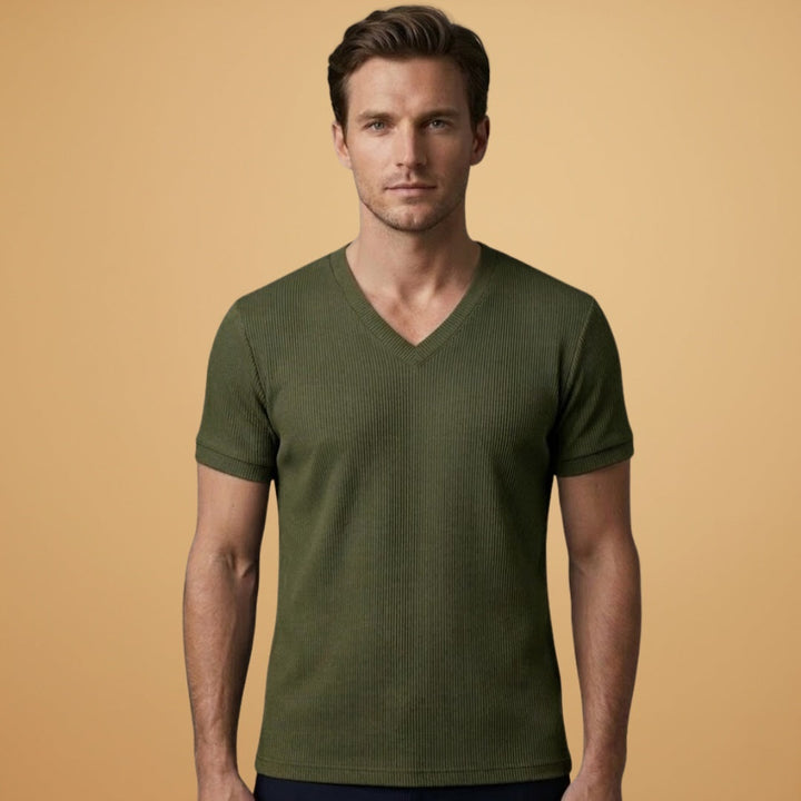 Lourenço | T-Shirt Decote V Texturizada Homem Manga Curta