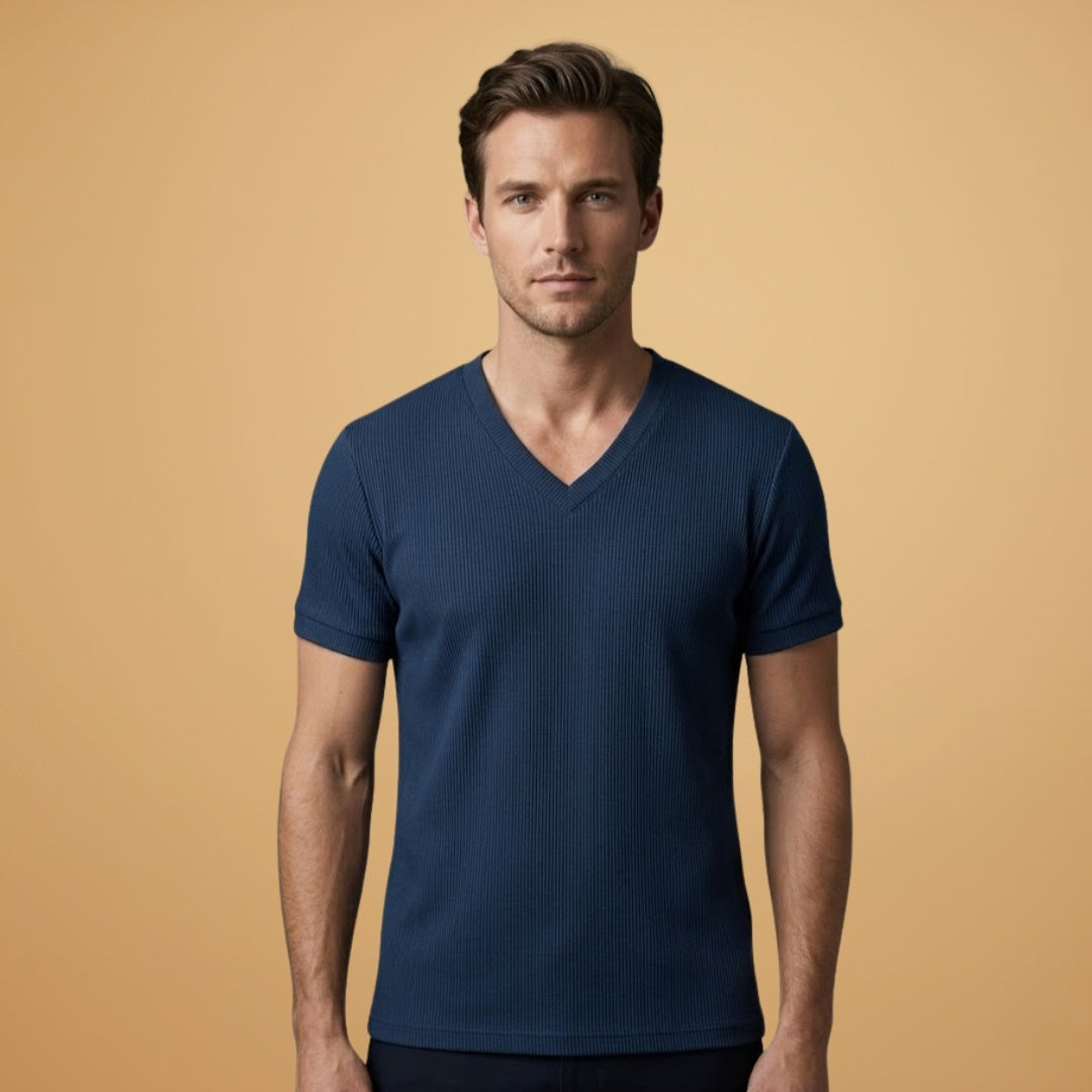 Lourenço | T-Shirt Decote V Texturizada Homem Manga Curta